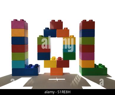 La parola lol "laughing out loud" scritto con duplo. Foto Stock