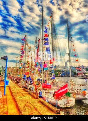 Tall Ships prendendo parte al Rendez-vous 2017 TALL SHIPS REGATTA, Quebec City, Quebec, Canada Foto Stock