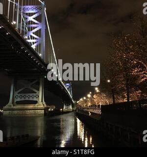 Ben Franklin Ponte sul Fiume Delaware in Philadelphia, PA, Stati Uniti d'America Foto Stock