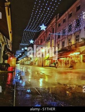 Motcomb Street le luci di Natale nel quartiere di Knightsbridge, Londra. Foto Stock