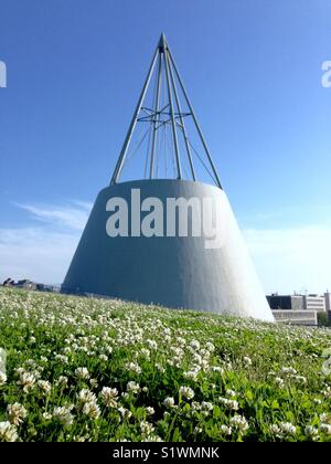 Seduta sul tetto del TU Delft library Foto Stock