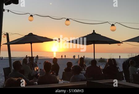 Costa del Golfo della Florida tramonto su Anna Maria Island. Foto Stock