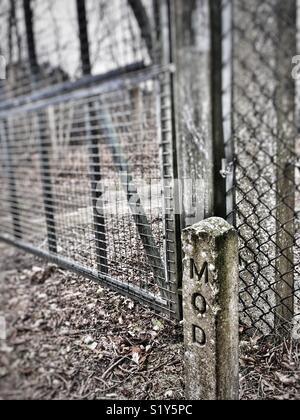 Porta Est all'ex American Guerra Fredda airbase dove un grande UFO incidente ha avuto luogo nel dicembre 1980, Rendelsham, Suffolk, Inghilterra. Foto Stock