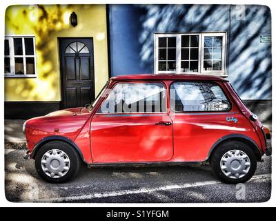 Mini city car, a Alderton, Suffolk, Inghilterra. Foto Stock