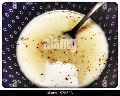 Crema di zuppa di sedano rapa Foto Stock