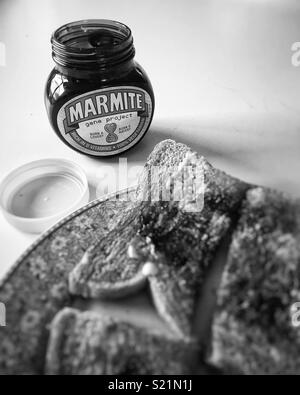 Marmite su pane tostato Foto Stock