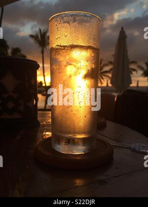 Cocktail al tramonto in Mauritius Foto Stock