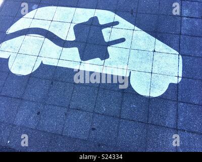 Auto elettrica segno di parcheggio Foto Stock