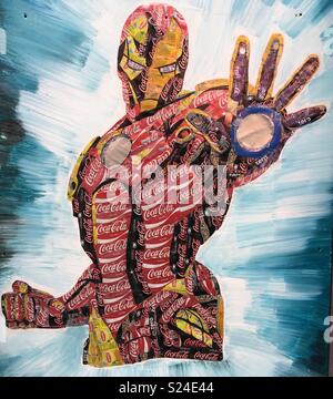 Collage della Marvel Comics character Iron Man, realizzato da lattine di coca cola, Funchal, Madeira Foto Stock