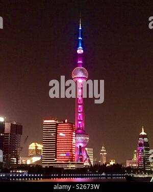 Shanghai tenebrologo crociera sul fiume Foto Stock