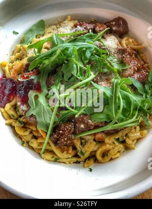 Un abbondante pasto tedesco. Foto Stock