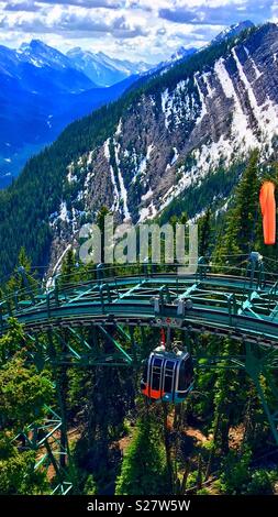 Banff Gondola fino Montagna di Zolfo nel Parco Nazionale di Banff nelle Montagne Rockie, Canada Foto Stock