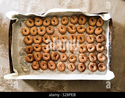 Fatte a mano torte di anice Foto Stock