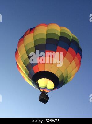 In mongolfiera ad aria calda. Foto Stock