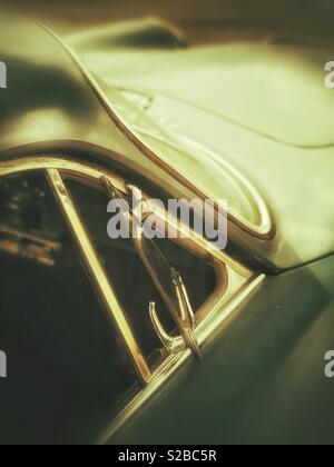 Vintage Porsche vetro laterale in una luce calda Foto Stock