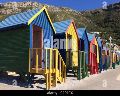 Spiaggia di capanne, St James, Cape Town, Sud Africa Foto Stock