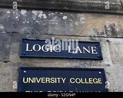 Immagine di corsia logica strada segno, presso lo University College di Oxford University. Foto Stock