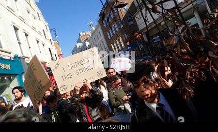 #Schoolstrike4clima marzo, Brighton East Sussex, Regno Unito, 15 febbraio 2019. Foto Stock