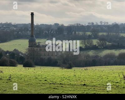 Bliss Tweed Mill convertito ex mulino di tessili e di punto di riferimento locale a Chipping Norton, Oxfordshire. Foto Stock