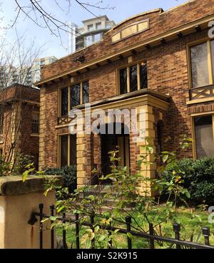 Vista la molla di un edificio in mattoni a Midtown, Atlanta, Georgia, Stati Uniti Foto Stock