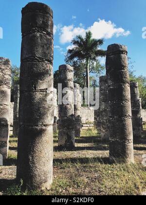 Il gruppo di un migliaio di colonne in Chichen Itza, Messico Foto Stock