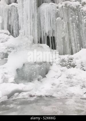 Formazioni di ghiaccio a Devil's conca in Menomonie, Wisconsin Foto Stock