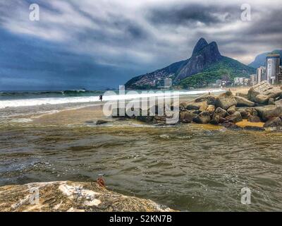 La spiaggia di Ipanema a Rio de Janeiro in Brasile. Foto Stock