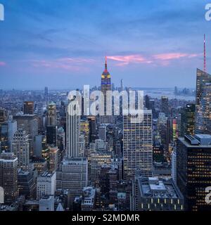 New York si risveglia al crepuscolo Foto Stock