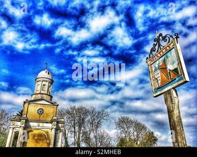 Villaggio Mistley segno Essex Inghilterra Foto Stock