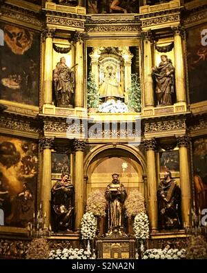 L altare del Real Monasterio de Nuestra Señora de Guadalupe en Guadalupe Caceres, Estremadura, Spagna Foto Stock