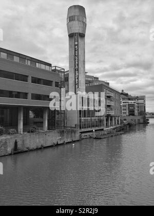 Un colpo in disuso torre in Bristol, Regno Unito Foto Stock