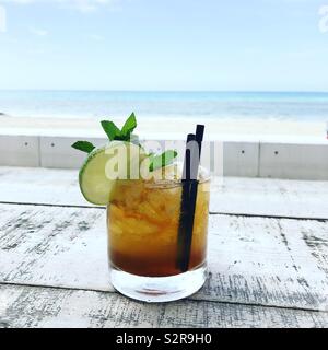 Cocktail in Maiorca bar in spiaggia Foto Stock