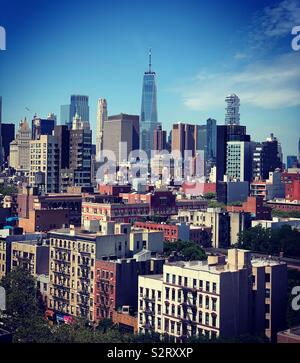 Una vista dal lato est più basso verso una World Trade Center di New York City Foto Stock