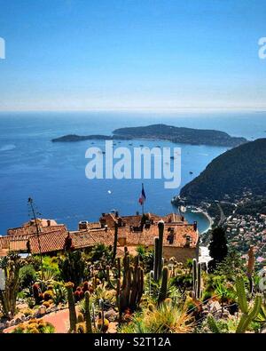 Èze - un comune del dipartimento delle Alpi Marittime nel sud-est della Francia, circa 12,5 chilometri dalla città di Nizza. Foto Stock