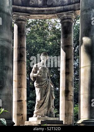 San Bernardo e statua di Hygieia, Edimburgo Foto Stock