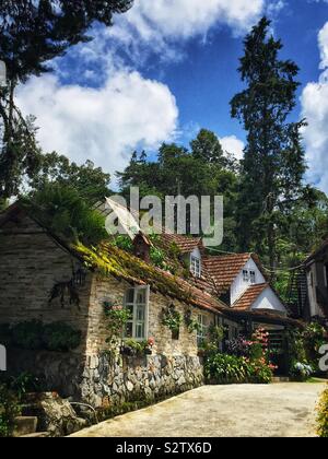 Cottage adiacente alla Smokehouse un inglese mock-stile Tudor casa costruita nel 1939, ora un hotel e ristorante in Tanah Rata, Cameron Highlands, Malaysia Foto Stock