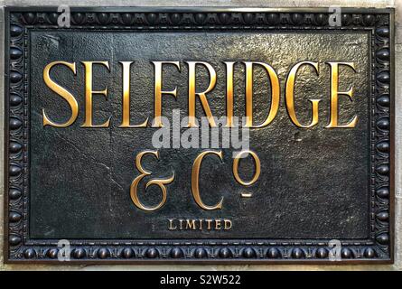 Magazzini Selfridges a Londra - Selfridge & co iconico segno originale vintage il negozio. Foto Stock