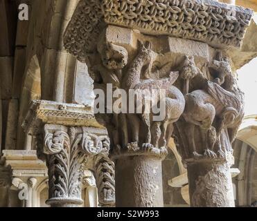 Capitelli romanici di Santa Maria la Real monastero.Aguilar de Campoo,Palencia.Spagna Foto Stock