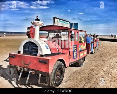 Mablethorpe famoso rosso treno di sabbia Foto Stock