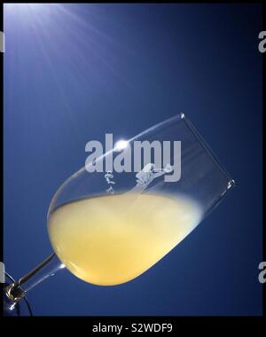 Il Viognier di succhi di uve direttamente dalla pressa, la Catalogna, Spagna. Foto Stock