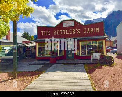 Street Shots, Canmore, Alberta, Canada, e il Canadian Rockies, decantatore dell abitacolo Foto Stock