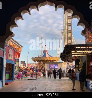 Ingresso al molo di acciaio Amusement Park, Atlantic City Boardwalk, Atlantic City, New Jersey, Stati Uniti Foto Stock