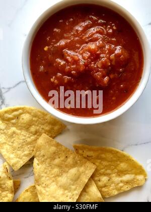 Patatine fritte e salsa Foto Stock