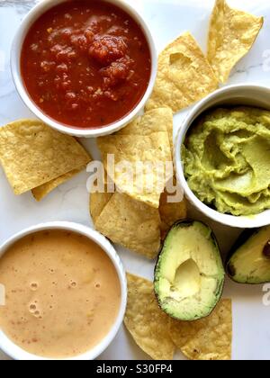 Patatine fritte e salse Foto Stock