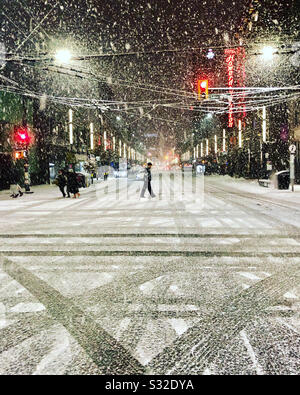 Neve a Vancouver. Granville Street Foto Stock