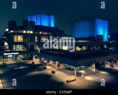 Il Teatro Nazionale sulla Southbank di Londra Foto Stock