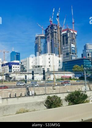 Cambia lo skyline di Tel Aviv. Foto Stock