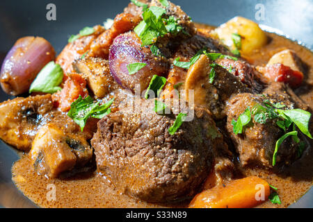 LE RICETTE DI : Boeuf Bourguignon con contorno di patate al