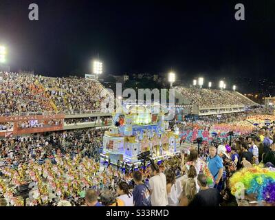 São Clemente Samba School In Samba Schools Parade In Sambodrome Marques De Sapucaí, Rio De Janeiro, Brasile. Foto Stock