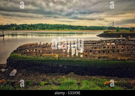 Bowling Harbor Relitti, Scozia. Foto Stock
